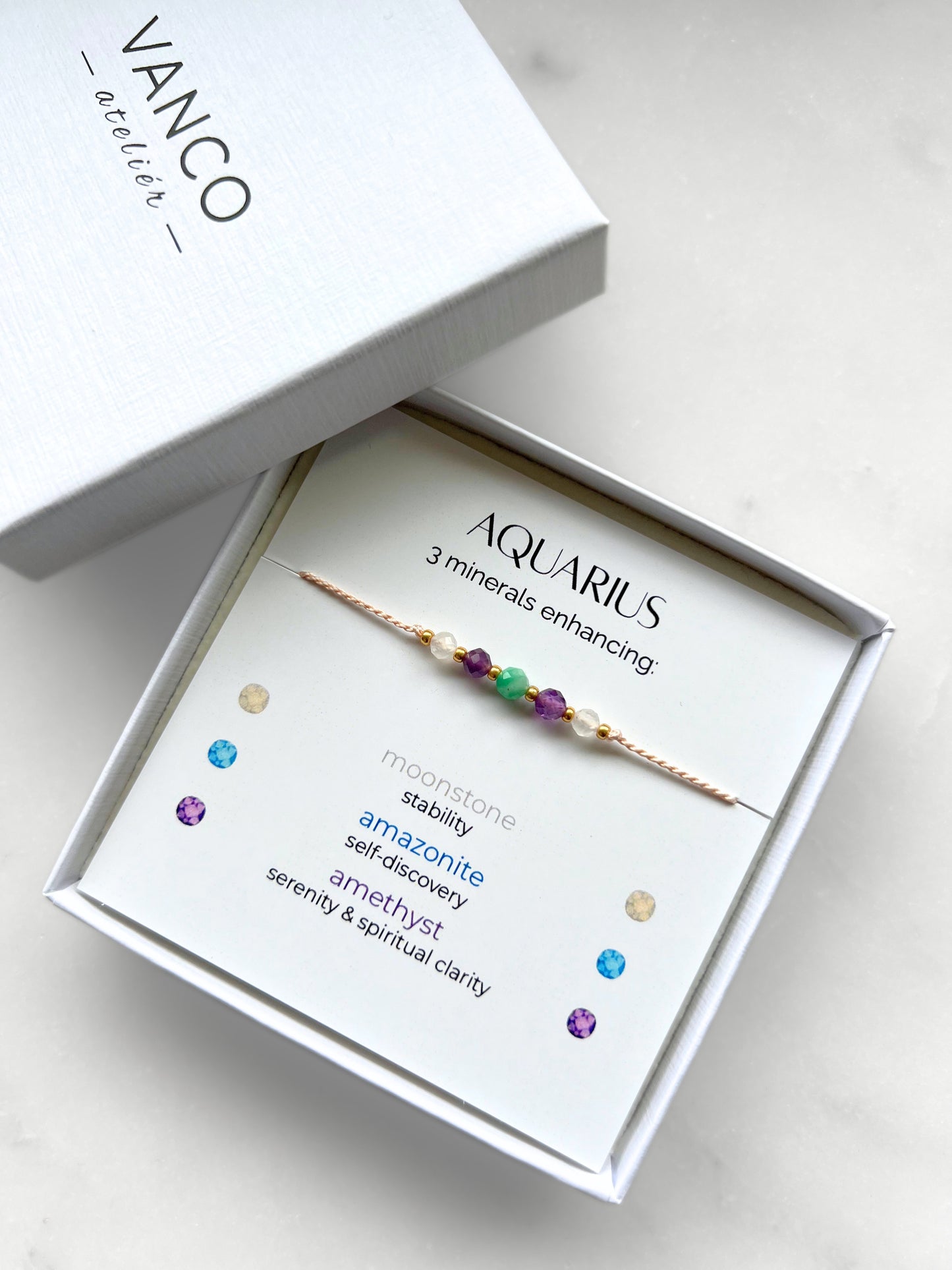 Wassermann-Armband, Sternzeichen-Armband aus Mineralien, Minimalistisches Wassermann-Armband, Mondstein, Amethyst, Geschenk für Sie, Kleines bedeutungsvolles Geschenk, Gold